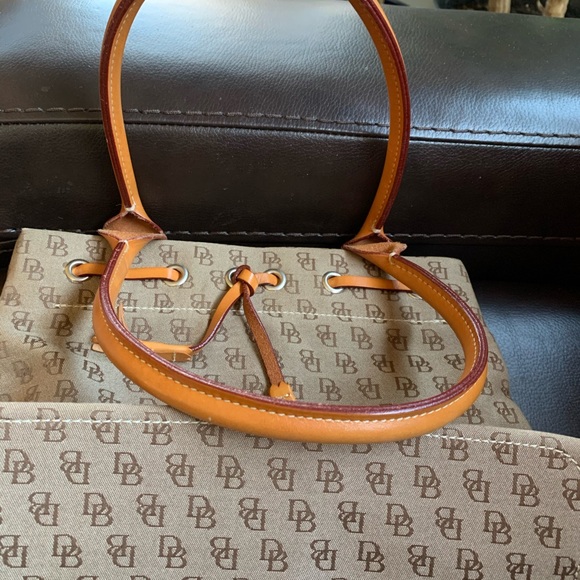 Dooney & Bourke Other - ✅SALE newer, has registrations code
